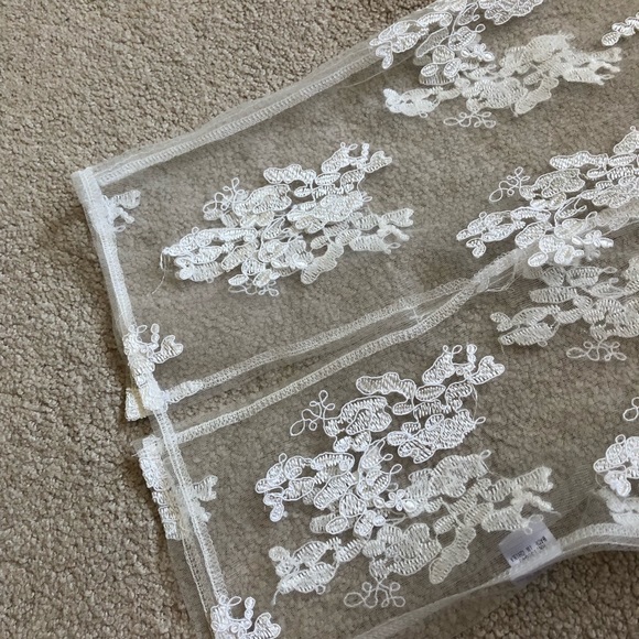 ‼️SOLD‼️Lace mesh embroidered pencil skirt - Picture 6 of 6